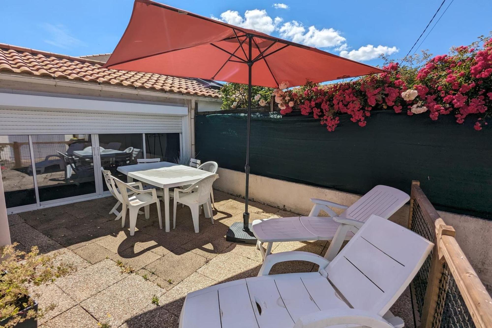 Spacious Nest With Terrace Near The Beach Saint-Hilaire-de-Talmont Dış mekan fotoğraf